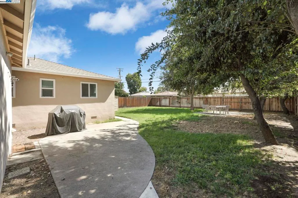 Modesto, California 95350, United States, 3 Bedrooms Bedrooms, ,2 BathroomsBathrooms,Residential,Active,214439