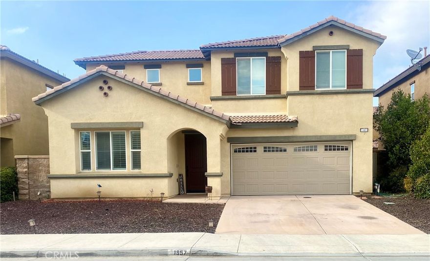 Beautiful 2 story home in Kirby Village, a very desirable community located in San Jacinto California. Home features 4 bedroom 3 bath, with a lounge living room to the left as soon as you walk in. Down the hallway you have the main family room allows access to the open kitchen with granite counter tops, ample fine cabinetry, a pantry for storage needs, and a center piece island for your family gatherings.  Right up stairs you have a loft space where you could fix as a rest area or utilize it for business purposes. To the left of the stairs there is another bathroom for convenience and the first door down the hall to your left takes you to the master suite which entails a spacious bedroom, private bathroom with a jetted bathtub and separate step in shower, and a vast walk-in closet for personal belongings. Further down the hall are two full sized bedrooms and at the end of the hall remains the laundry room. Throughout the home all windows and doors have wooden shutters. Lastly but not least and even though street parking is not a problem here, the home has a 2 car driveway and a recently epoxied 2 car garage with epoxy flooring and the gated community itself consists of a dog park, basketball court, and playground for small children. Don't wait make an appointment before it's gone!