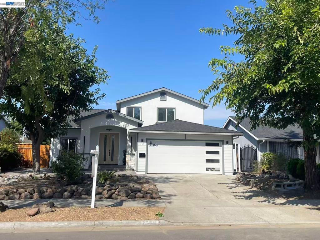 2521 Coconut Dr