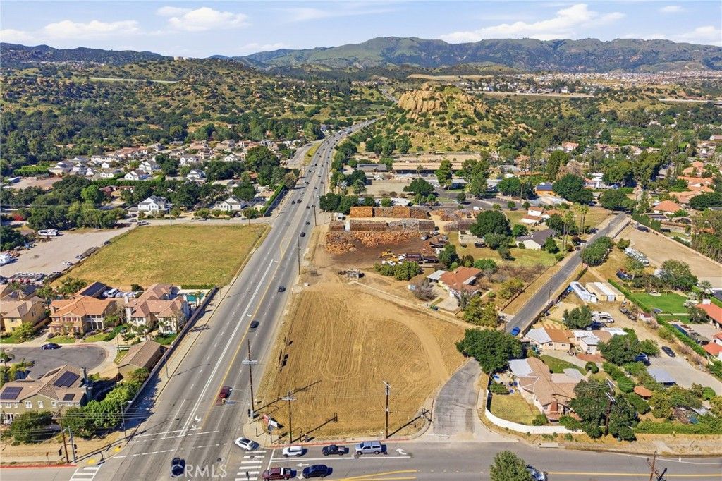 Photo of 10721 Andora Ave, Chatsworth, CA 91311 (MLS # SR26065083)