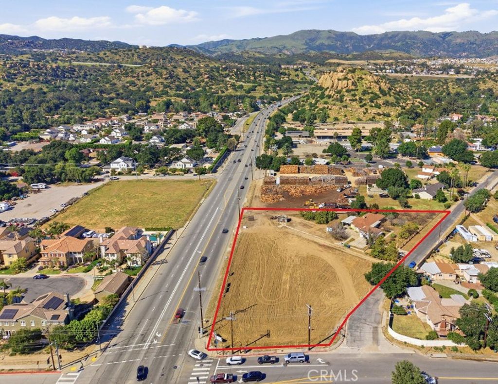 Photo of 10721 Andora Ave, Chatsworth, CA 91311 (MLS # SR26065083)