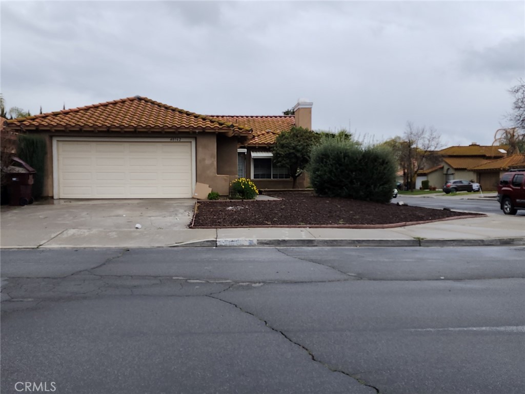 Single story; corner lot. 3 bed/2 bath; 2-car garage located in the central part of Murrieta, near freeways, shops and schools. central A/C & heating.