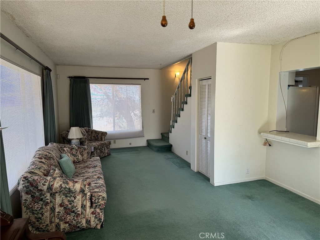 9432 Mountain Road