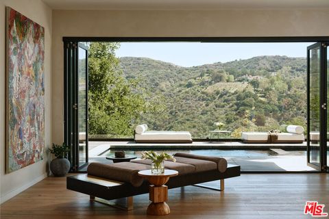 Photo of 2442 Banyan Drive, Los Angeles, CA 90049 (MLS # 25609225)