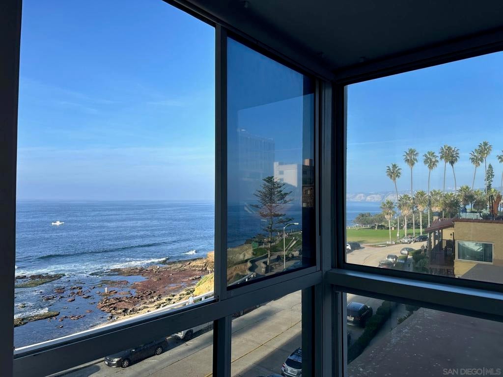 939 Coast Blvd Blvd