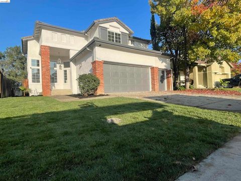 Photo of 2117 Mark Twain Dr Dr, Antioch, CA 94531 (MLS # 41127484)