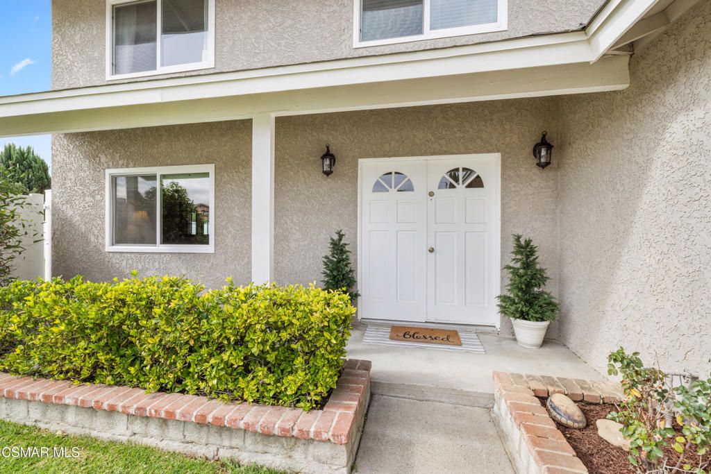 Photo of 1334 Parkhurst Street, Simi Valley, CA 93065 (MLS # 226001316)