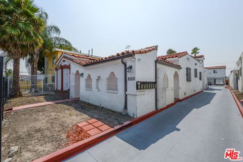 Photo of 520 W 82nd Street, Los Angeles, CA 90044 (MLS # 26669427)