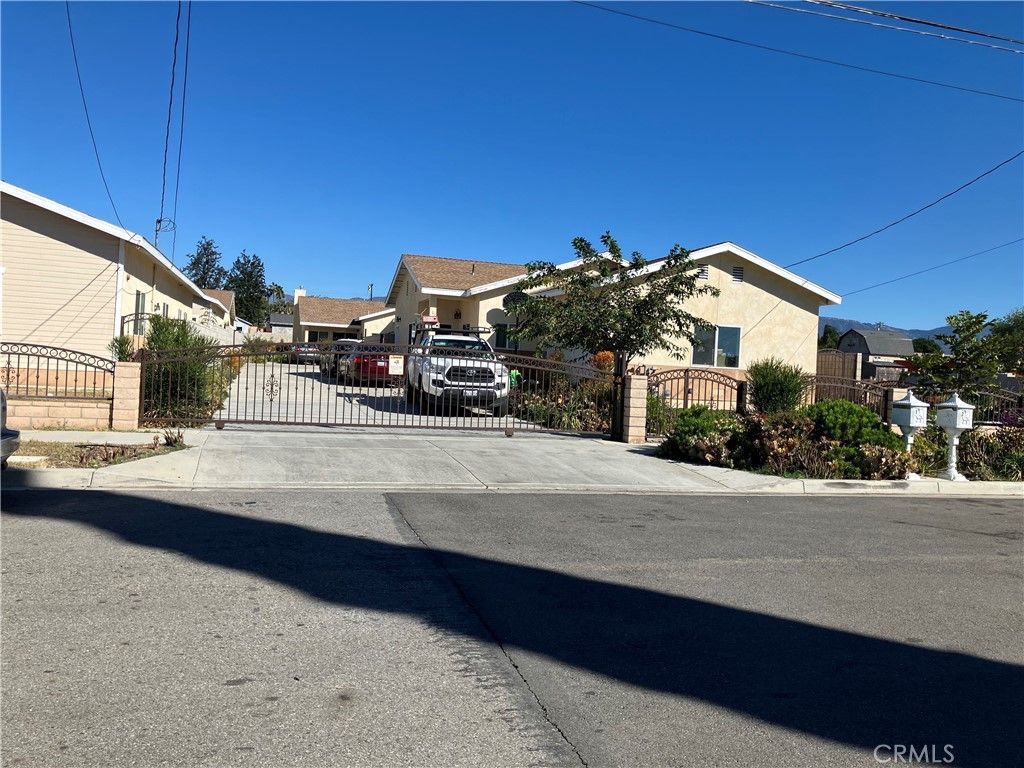 Photo of 17548 Court Street, Fontana, CA 92336 (MLS # WS25244750)