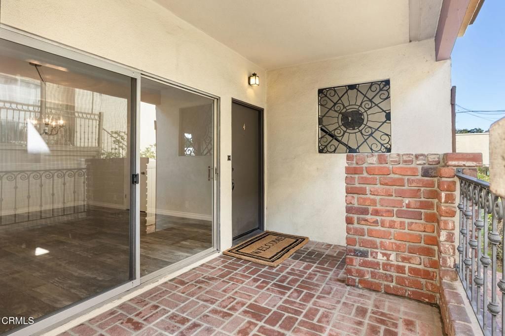 Photo of 536 S Euclid Avenue #4, Pasadena, CA 91101 (MLS # P1-25457)