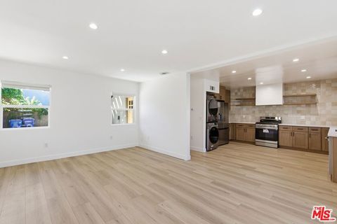 Photo of 5411 Troost Avenue, Valley Village, CA 91601 (MLS # 26672603)