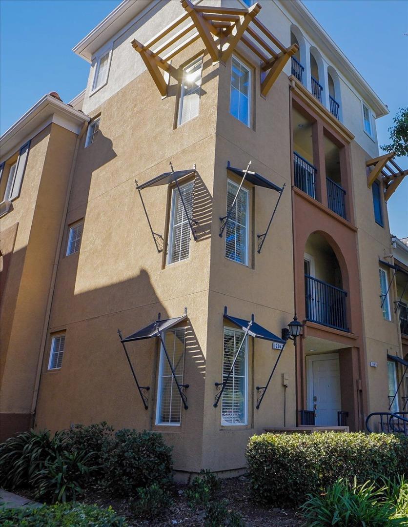 Bright and spacious townhome just minutes from The Pruneyard, major highways, and VTA Light Rail. This 1,860 sq. ft. 2-bedroom, 2.5-bath home offers an open-concept main living area with abundant natural light, a private deck, and scenic mountain views. The kitchen features updated quartz countertops and stainless steel appliances. Upstairs, you'll find two oversized bedrooms, each with ample closet space and privacy. Located in the desirable Palomar community, residents enjoy a well-maintained complex with a community pool and convenient guest parking. This is an excellent location for commuters and just a short distance to shopping, dining, and more.