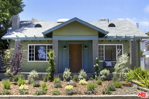 1561 Carmona Avenue, Los Angeles, CA 90019 - MLS#: 26865241