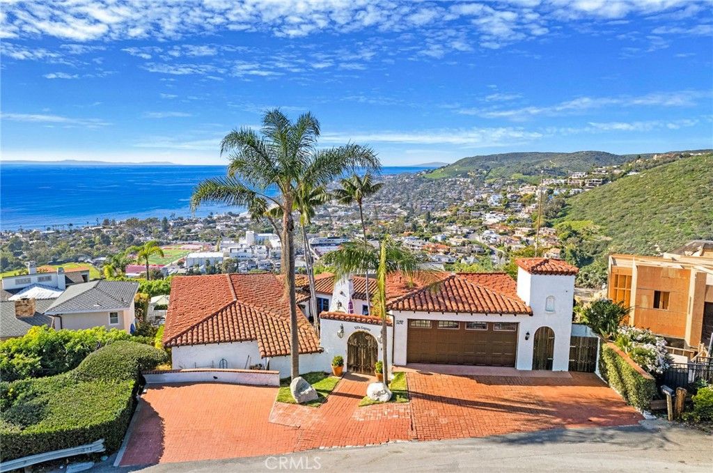 Photo of 1492 Temple Hills Drive, Laguna Beach, CA 92651 (MLS # LG26035280)