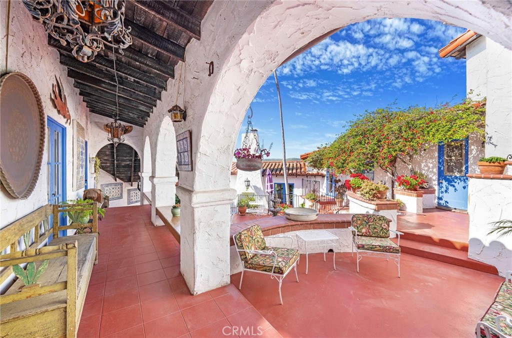 1492 Temple Hills Drive