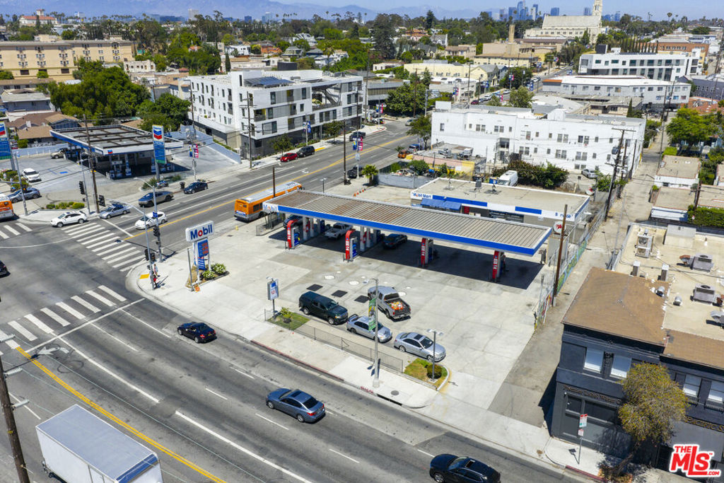 4380 W Adams Boulevard