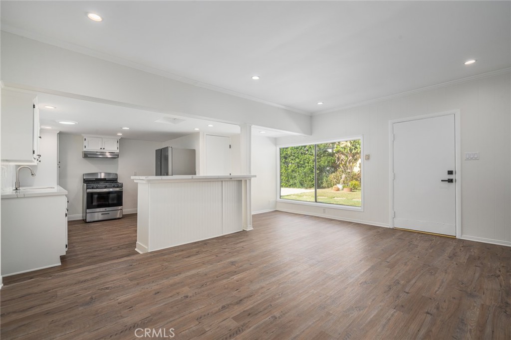 1228 S Dunsmuir