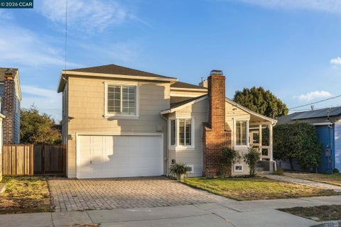 Photo of 110 Murdock St ST, Richmond, CA 94804 (MLS # 41148092)