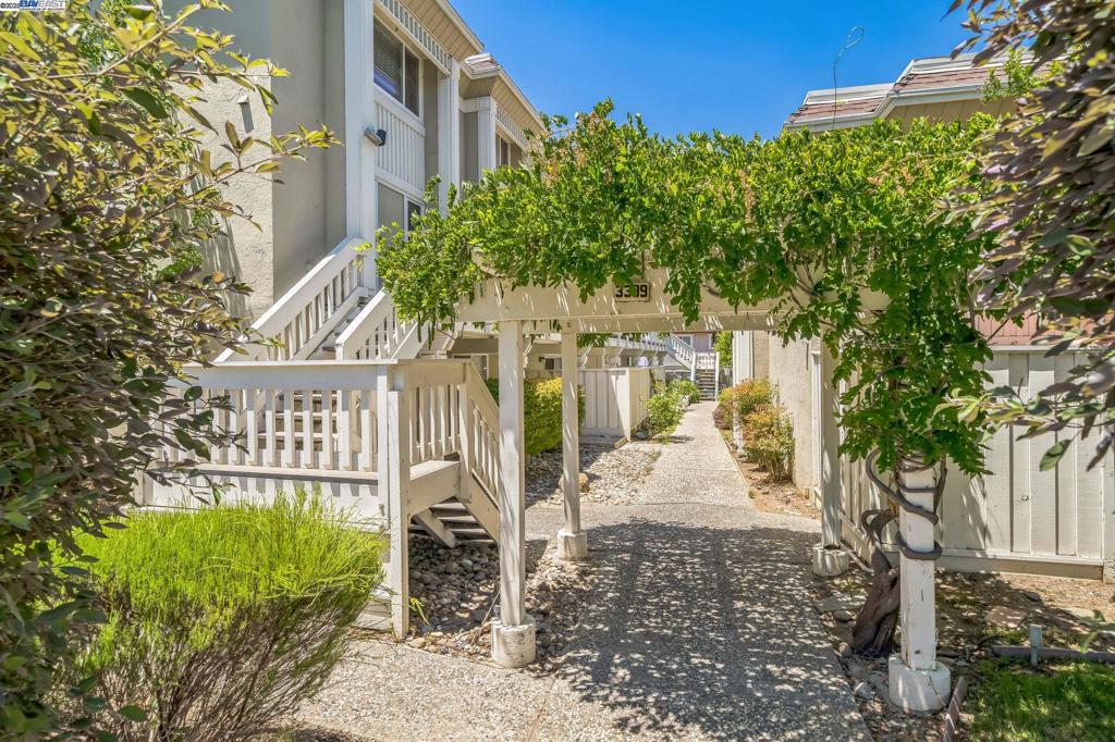 Don't miss this Adorable and yet, Affordable, Condominium, located in the heart of Pleasanton. The spacious condo has over 1100 sq ft of living space. Home has recently been freshly painted and has newer carpet, ready to move in! Upstairs has two spacious bedrooms and an updated bathroom. Enjoy the Community pool on those hot days, or relaxing in the Community Lawn area. Location is near shopping, Tawny Park and the award winning Pleasanton Schools. Great opportunity, whether you are a first time home buyer, or an investor, this is your chance to purchase in the highly desirable Pleasanton Area.