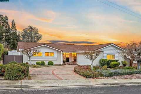 Photo of 389 389 Mavis Dr Dr, Pleasanton, CA 94566 (MLS # 41124664)