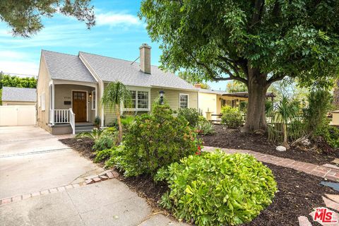 Photo of 5728 Columbus Avenue Avenue, Sherman Oaks, CA 91411 (MLS # 26661839)