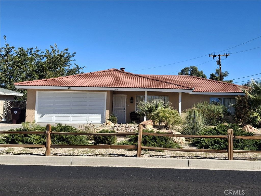 Photo of 6873 Warren Vista Dr, Yucca Valley, CA 92284 (MLS # JT25242070)