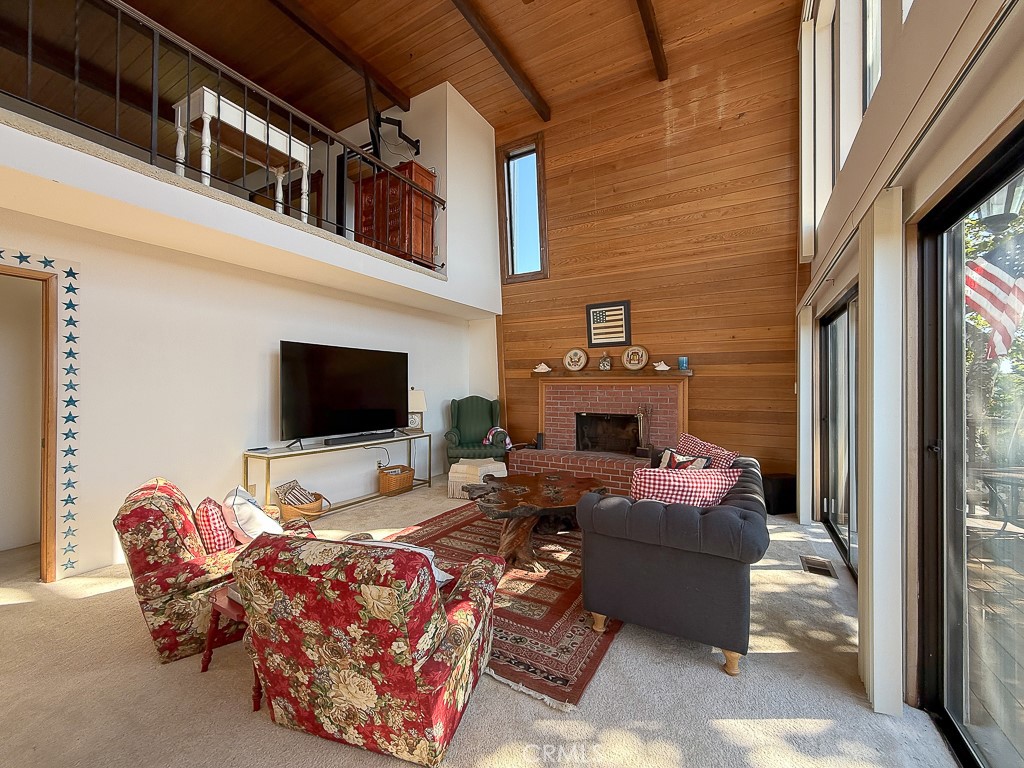 Top of the World(2170) - Residential