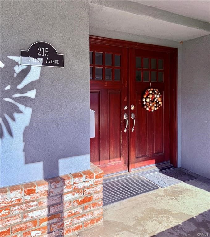 215 Delphia Avenue N