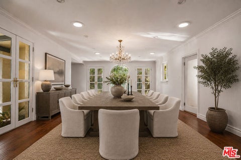 Photo of 602 N Bedford Drive, Beverly Hills, CA 90210 (MLS # 26890077)