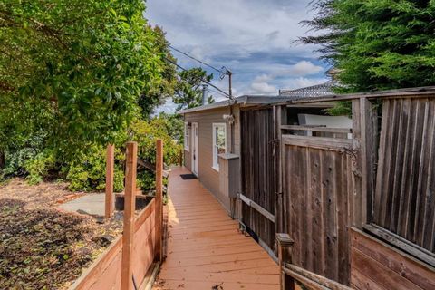 Photo of 463 Talbot Avenue, Pacifica, CA 94044 (MLS # ML82049206)