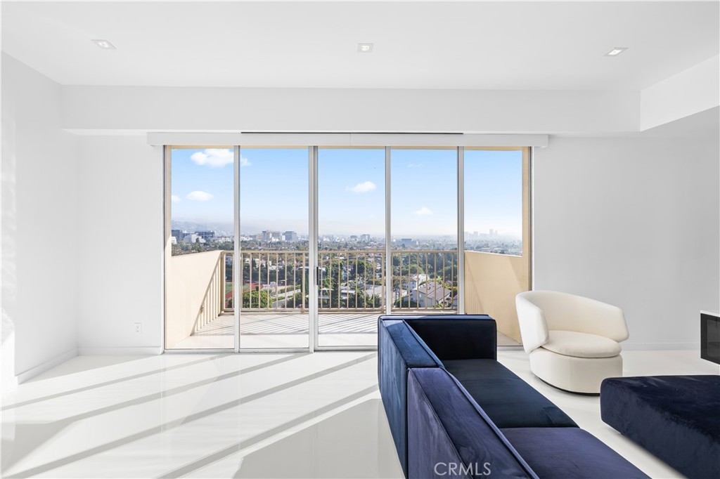 2160 CENTURY PARK E 902