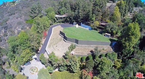 Photo of 10550 Dolcedo Way, Los Angeles, CA 90077 (MLS # 26659105)