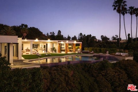 Photo of 455 Castle Place, Beverly Hills, CA 90210 (MLS # 26867481)