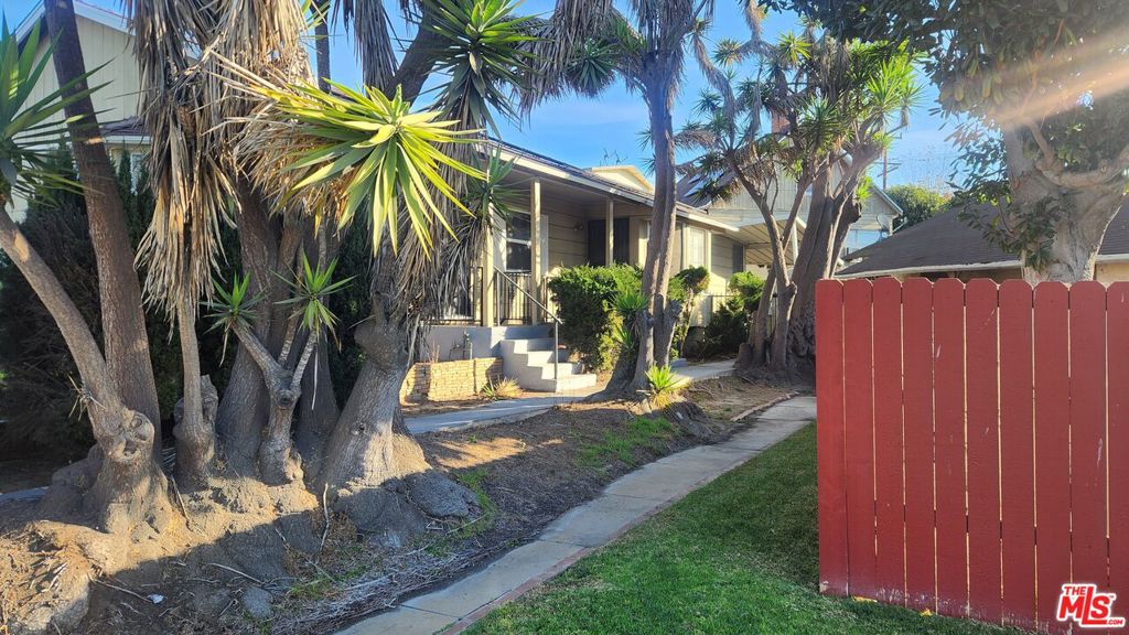 6920 S La Cienega Boulevard