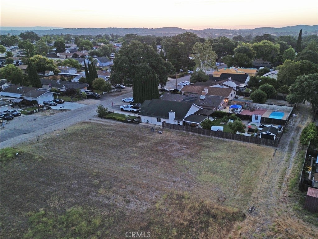 799 Forest Ave