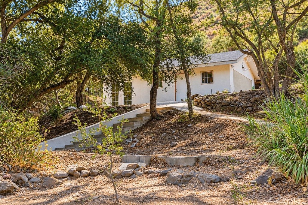 864 W Carlisle Road