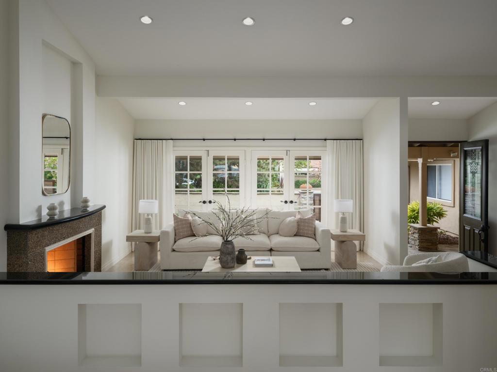 1695 Alta La Jolla Drive