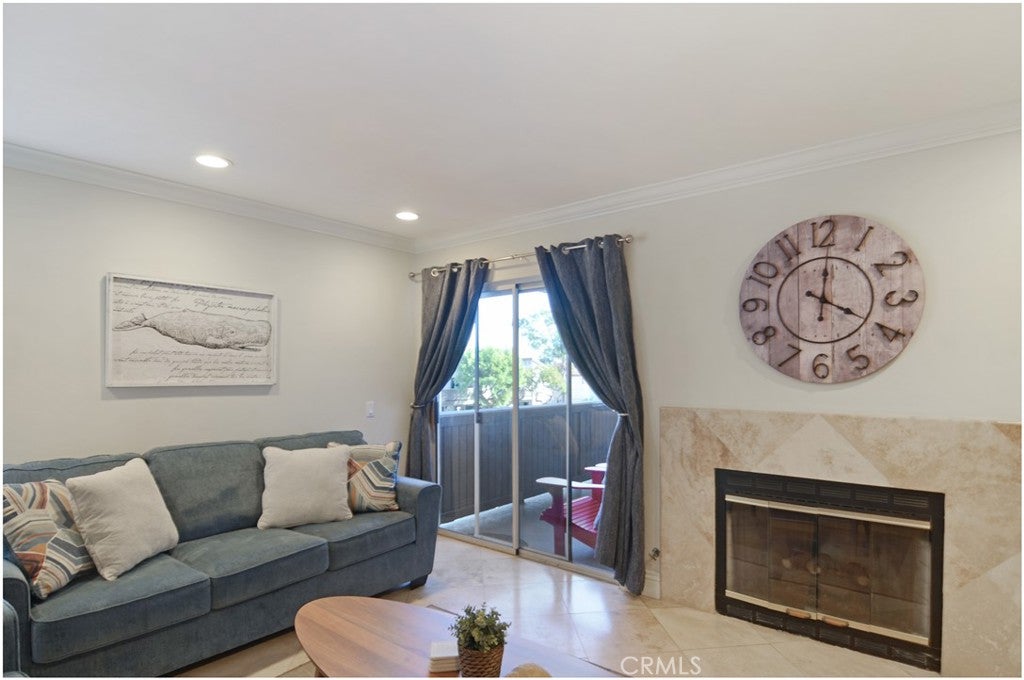 52 Corniche Dr F
