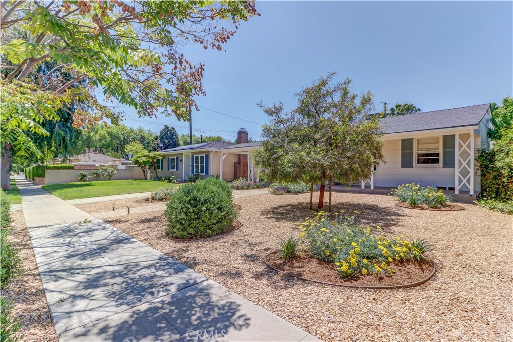 317 N Beachwood Avenue