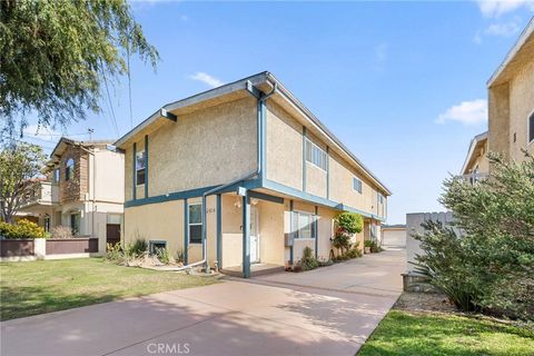 Photo of 2414 Grant Avenue #2, Redondo Beach, CA 90278 (MLS # SB26101189)