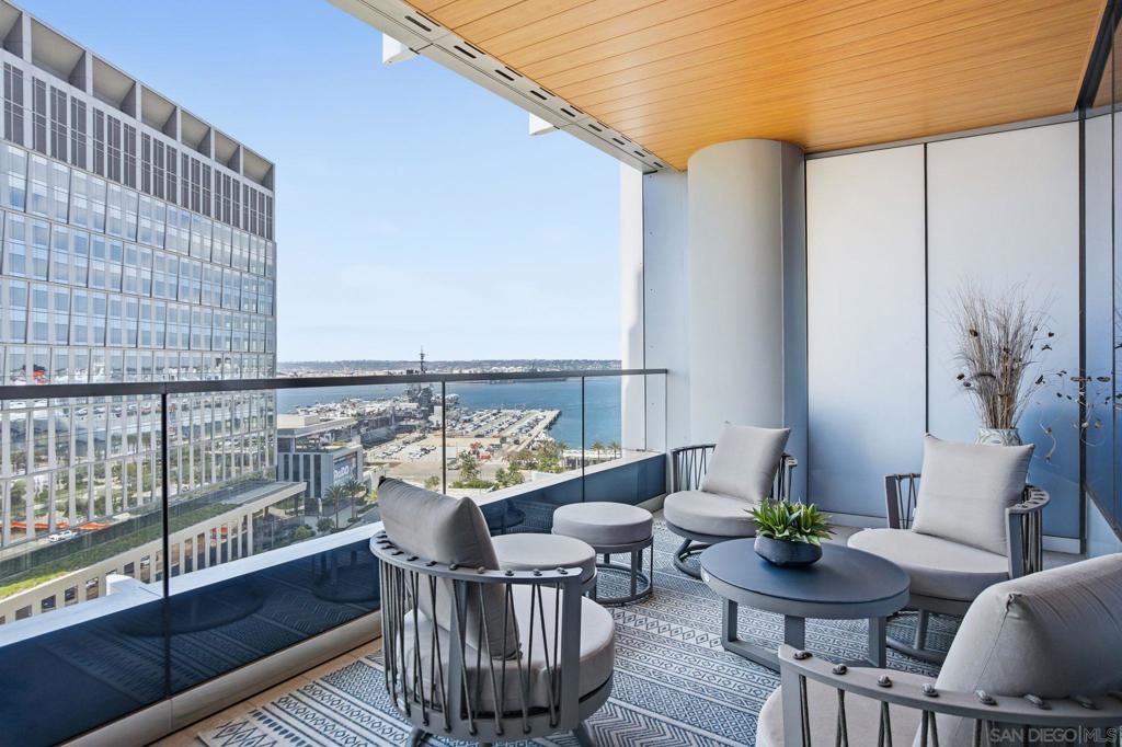 888 W E Street 1403