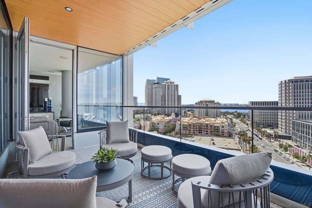888 W E Street 1403