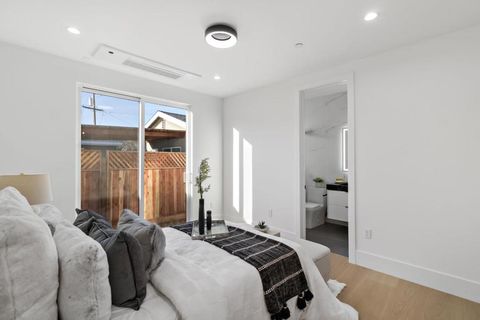 Tiny photo for 1040 W Riverside Way, San Jose, CA 95129 (MLS # ML82037565)