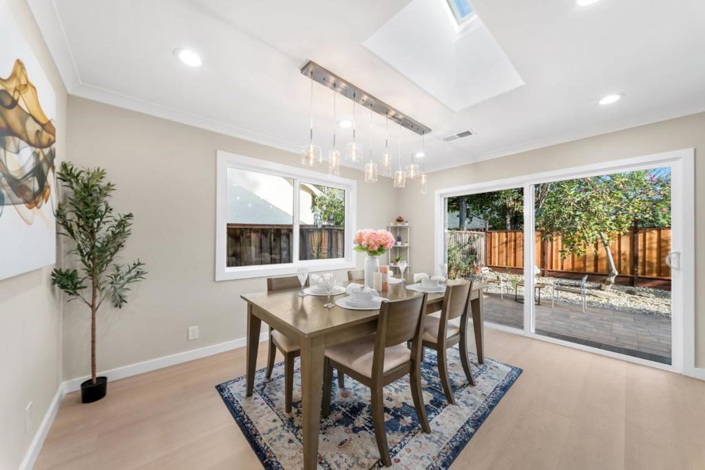 1351 Kintyre Way