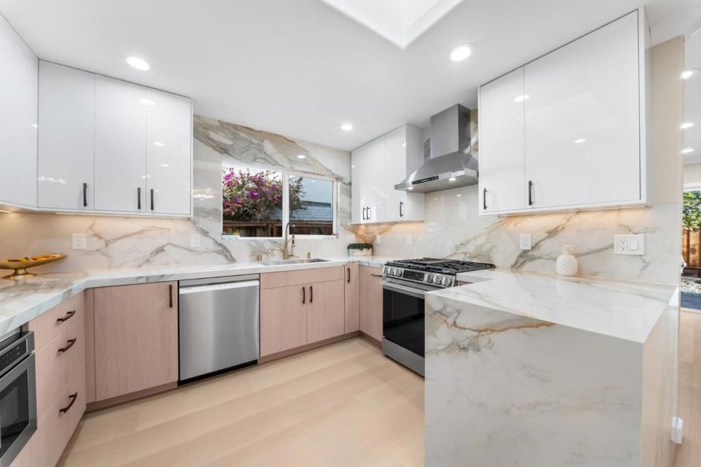 1351 Kintyre Way