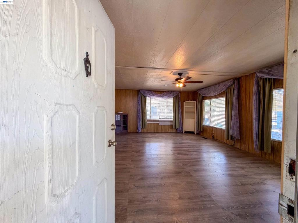 550 Hermitage Ct