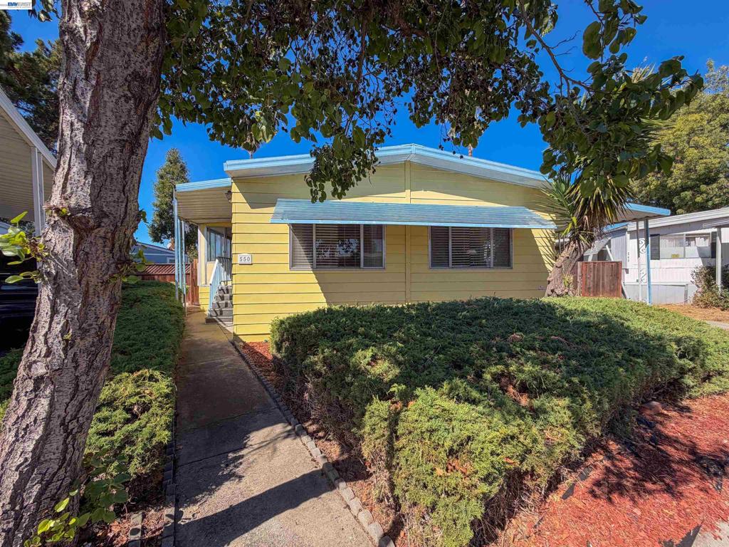 550 Hermitage Ct