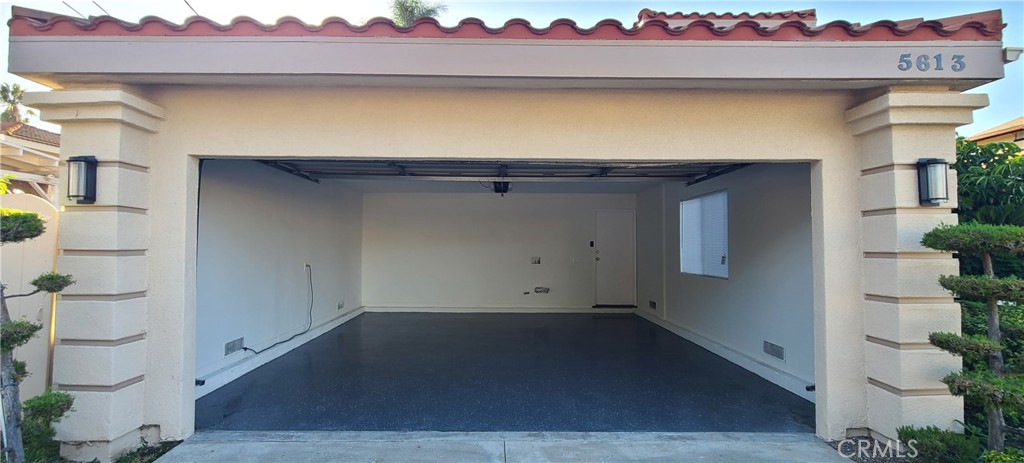 5613 N Charlotte Avenue