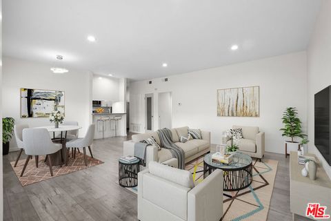 Photo of 424 S Westmoreland Avenue #306, Los Angeles, CA 90020 (MLS # 26821015)
