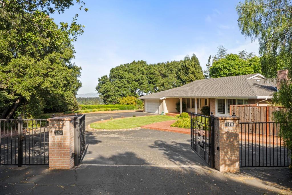 140 Northridge Ln